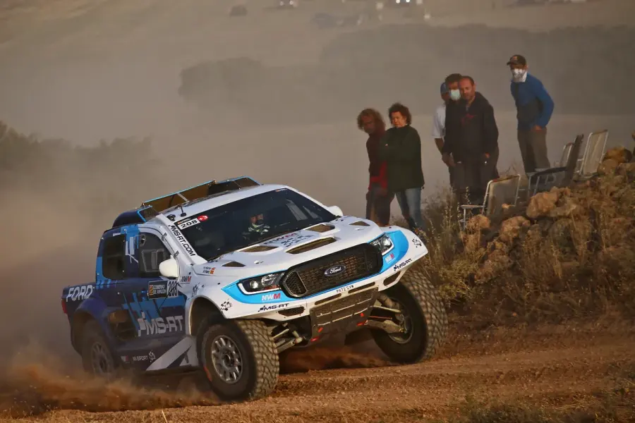 Prototipo T1+ del Cierzo Rally levantando polvo en un tramo cronometrado